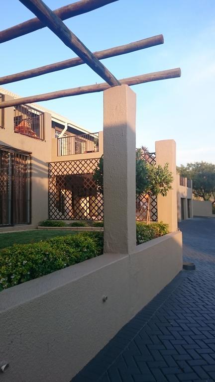 Alvesta Guest House Roodepoort Exterior photo